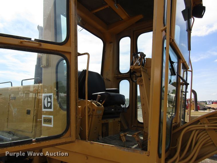 image for item EU9689 1979 Caterpillar 120G motor grader