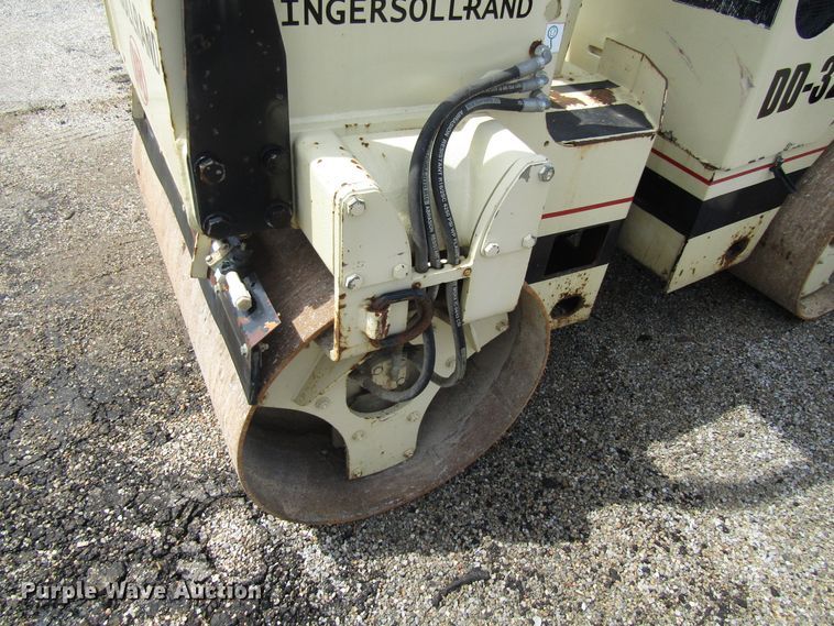 image for item EU9690 1996 Ingersoll Rand DD32 double drum vibratory roller