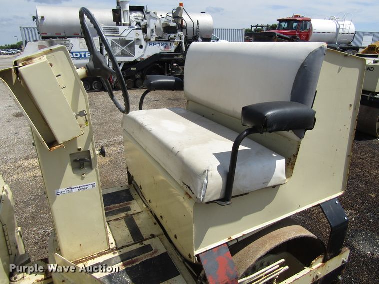 image for item EU9691 1988 Ingersoll Rand DD35 double drum vibratory roller