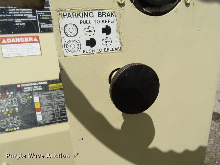 image for item EU9691 1988 Ingersoll Rand DD35 double drum vibratory roller