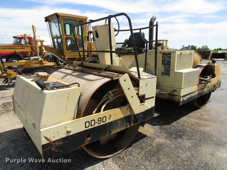 image for item EU9692 1992 Ingersoll Rand DD90 double drum vibratory roller