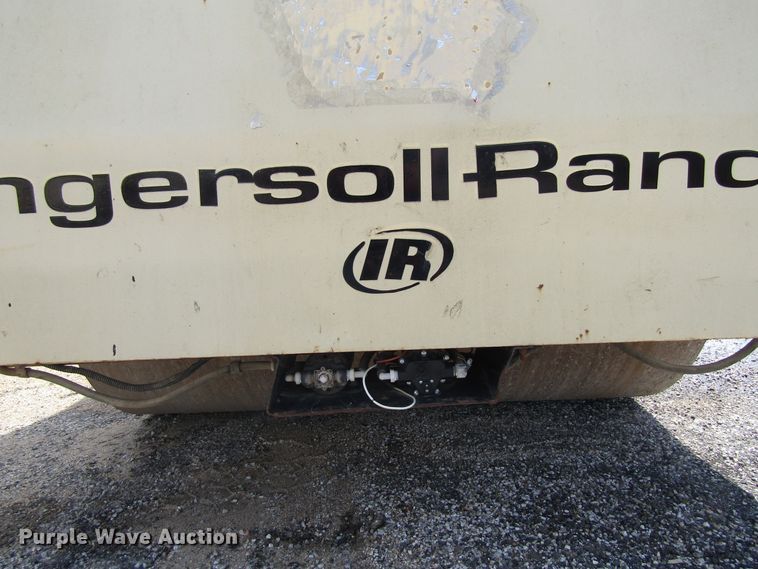 image for item EU9692 1992 Ingersoll Rand DD90 double drum vibratory roller