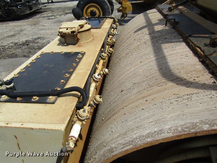 image for item EU9692 1992 Ingersoll Rand DD90 double drum vibratory roller