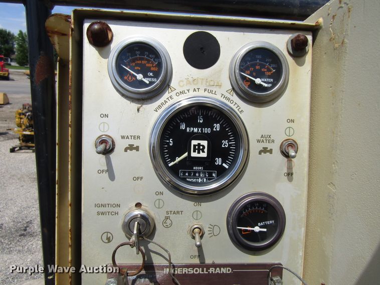 image for item EU9692 1992 Ingersoll Rand DD90 double drum vibratory roller