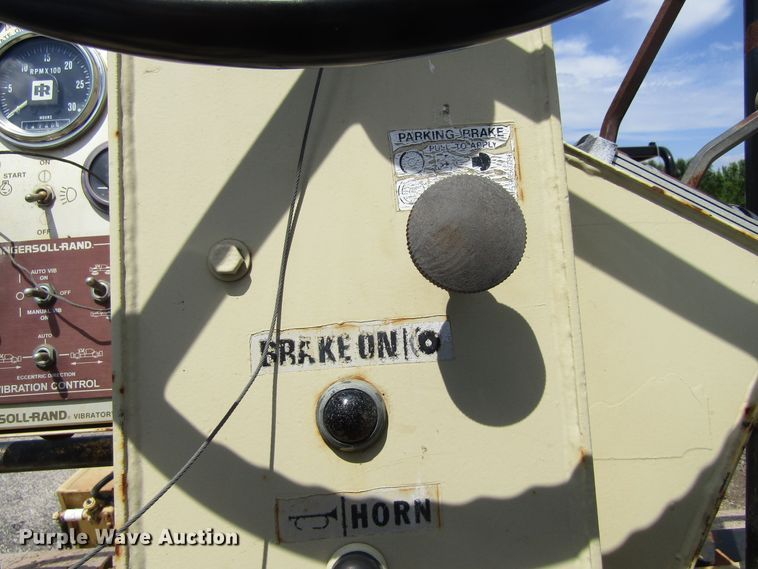 image for item EU9692 1992 Ingersoll Rand DD90 double drum vibratory roller