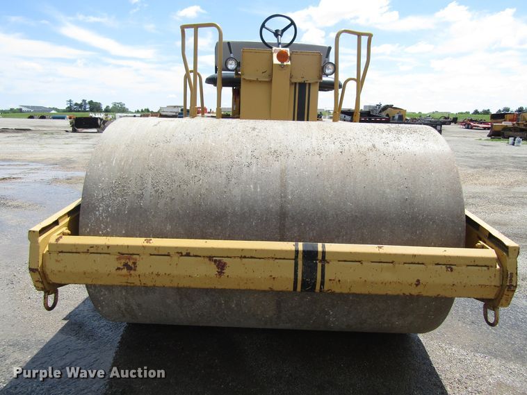 image for item EU9693 1972 Rayco 404B single drum vibratory roller