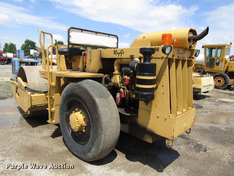 image for item EU9693 1972 Rayco 404B single drum vibratory roller