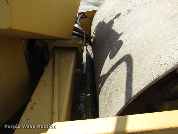 image for item EU9693 1972 Rayco 404B single drum vibratory roller