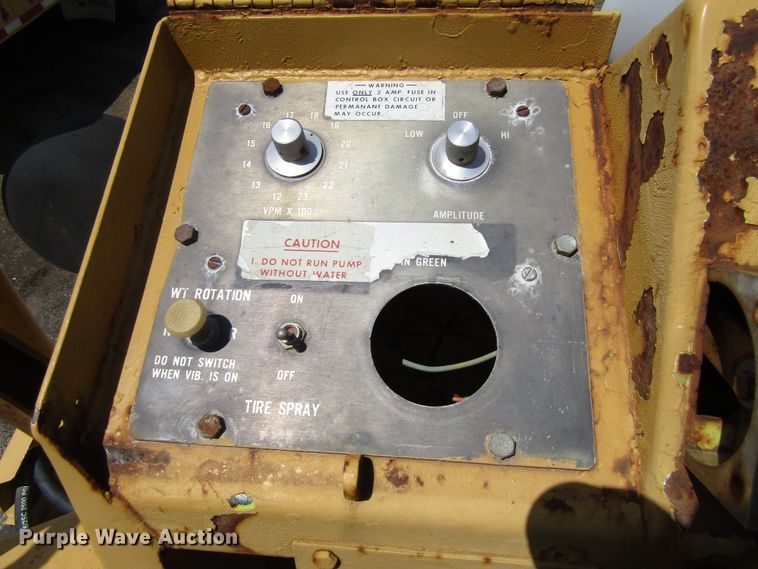 image for item EU9693 1972 Rayco 404B single drum vibratory roller