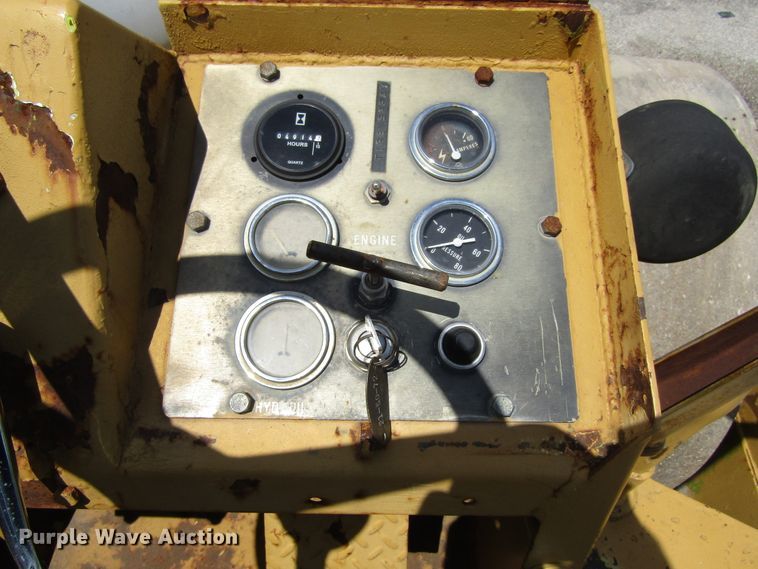 image for item EU9693 1972 Rayco 404B single drum vibratory roller