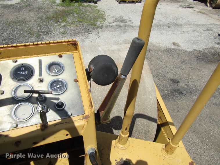 image for item EU9693 1972 Rayco 404B single drum vibratory roller