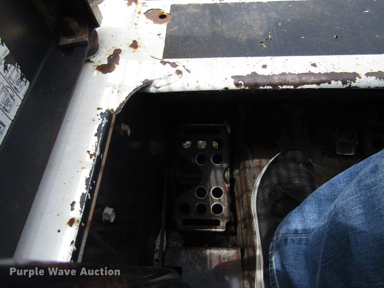 image for item EU9694 1999 Bobcat 873 skid steer