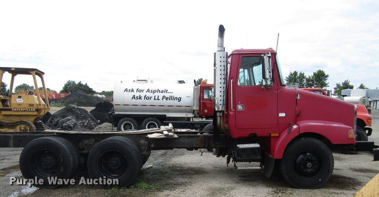 image for item EU9698 1989 White GMC WCA Aero truck cab and chassis