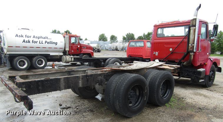 image for item EU9698 1989 White GMC WCA Aero truck cab and chassis