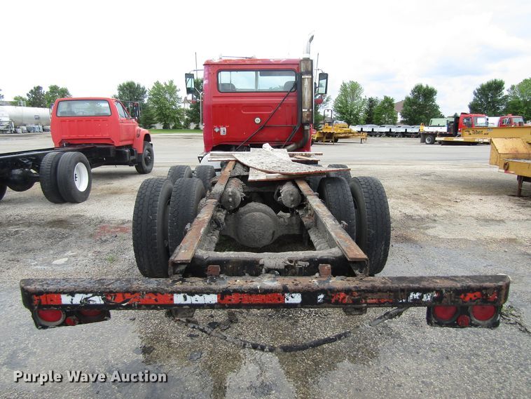 image for item EU9698 1989 White GMC WCA Aero truck cab and chassis