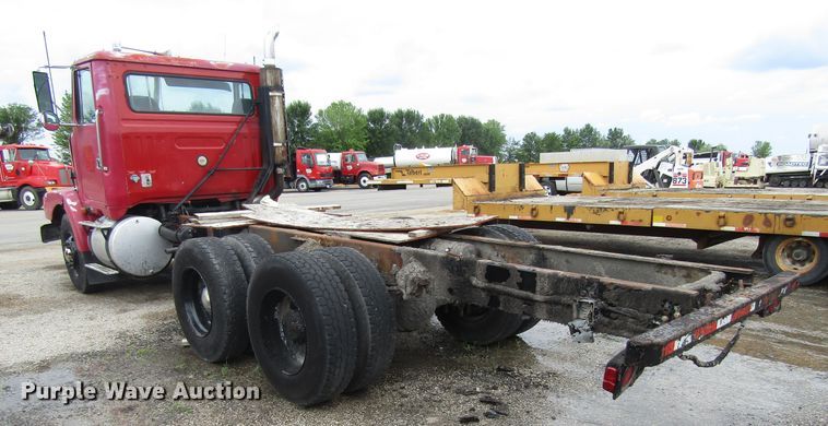 image for item EU9698 1989 White GMC WCA Aero truck cab and chassis