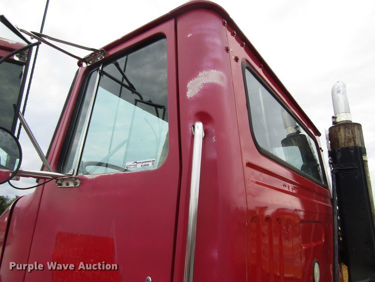 image for item EU9698 1989 White GMC WCA Aero truck cab and chassis