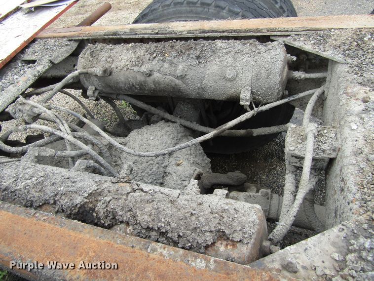 image for item EU9698 1989 White GMC WCA Aero truck cab and chassis