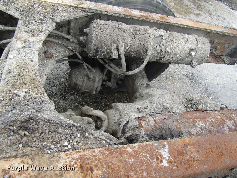 image for item EU9698 1989 White GMC WCA Aero truck cab and chassis