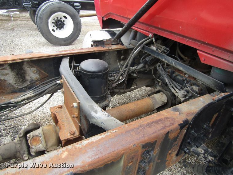 image for item EU9698 1989 White GMC WCA Aero truck cab and chassis