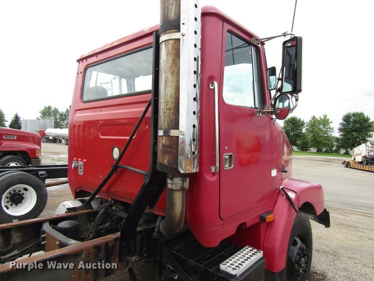 image for item EU9698 1989 White GMC WCA Aero truck cab and chassis