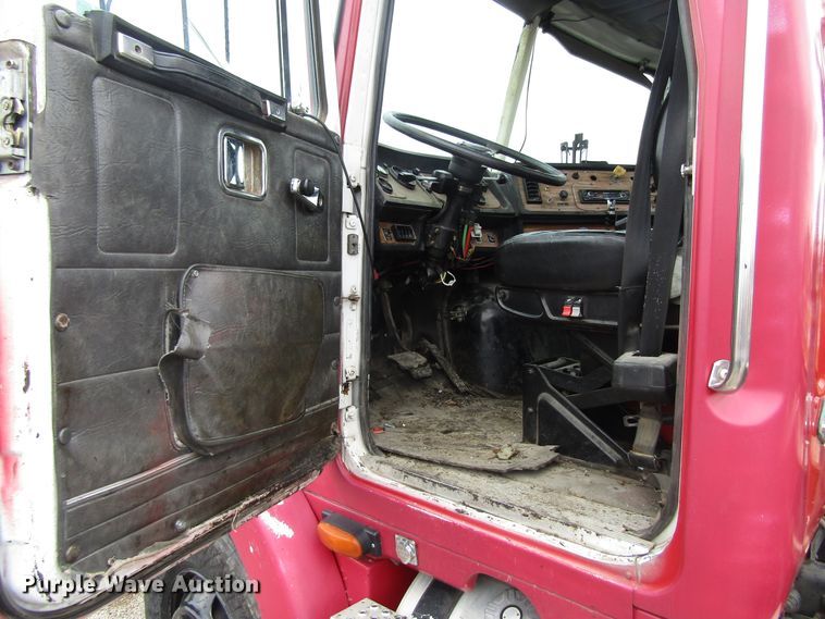 image for item EU9698 1989 White GMC WCA Aero truck cab and chassis