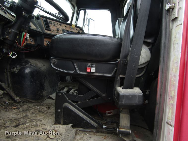 image for item EU9698 1989 White GMC WCA Aero truck cab and chassis