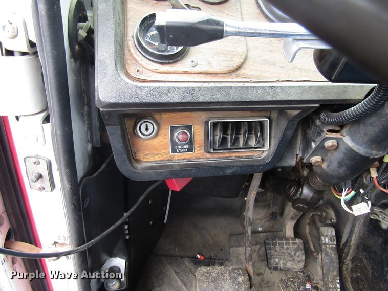 image for item EU9698 1989 White GMC WCA Aero truck cab and chassis