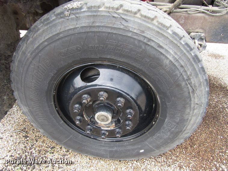 image for item EU9698 1989 White GMC WCA Aero truck cab and chassis