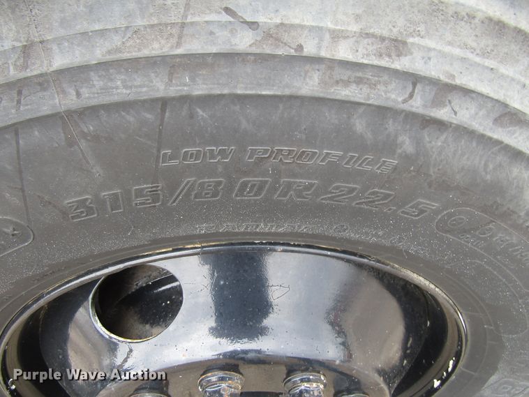 image for item EU9698 1989 White GMC WCA Aero truck cab and chassis