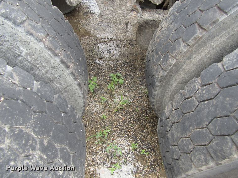 image for item EU9698 1989 White GMC WCA Aero truck cab and chassis