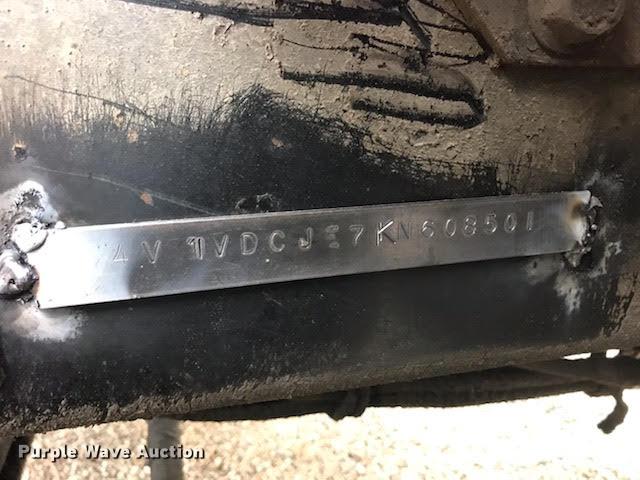 image for item EU9698 1989 White GMC WCA Aero truck cab and chassis