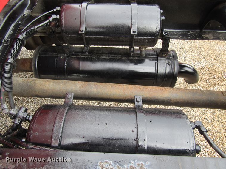 image for item EU9699 1998 Ford F800 truck cab and chassis