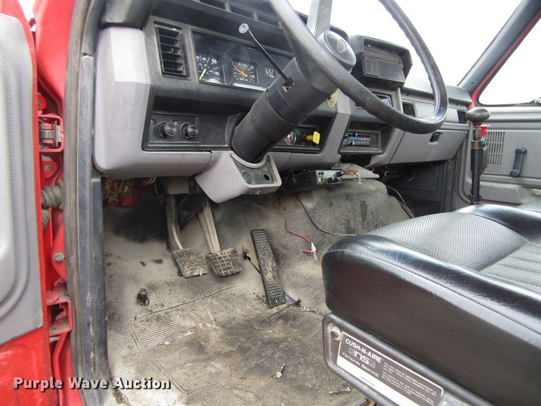 image for item EU9699 1998 Ford F800 truck cab and chassis