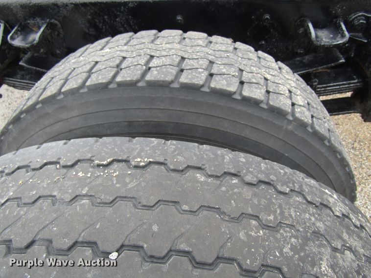 image for item EU9699 1998 Ford F800 truck cab and chassis