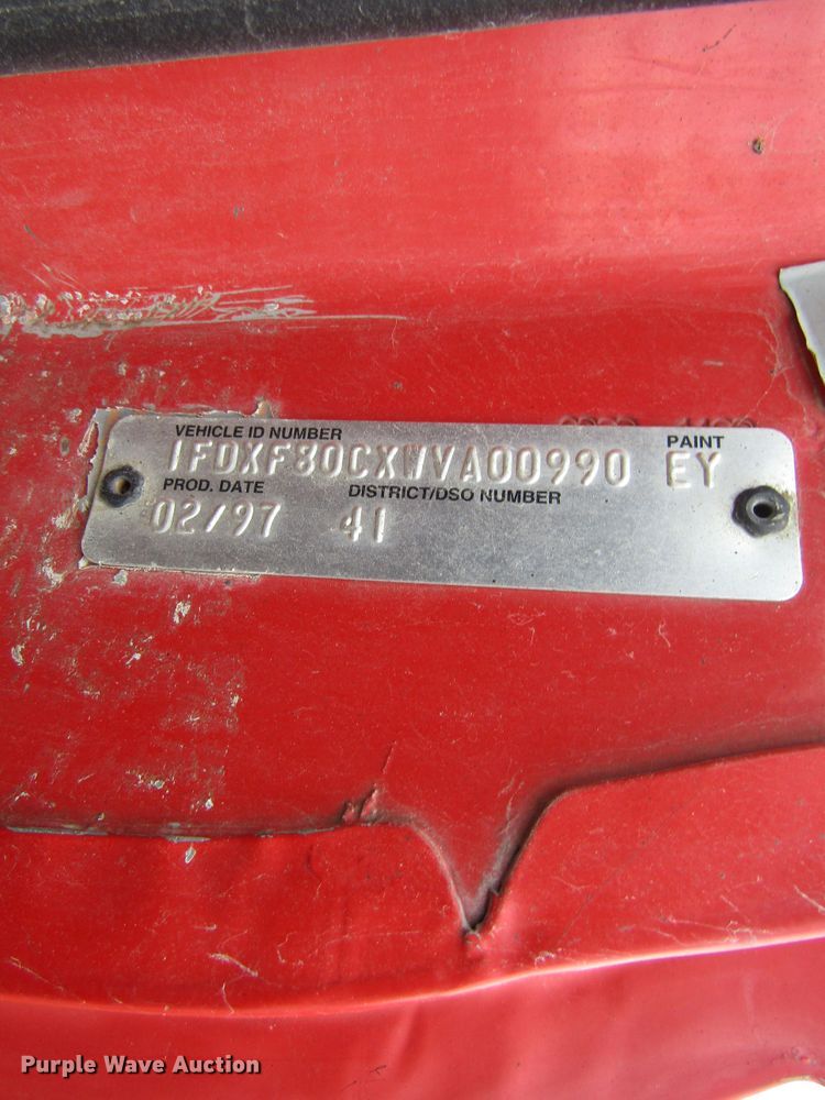 image for item EU9699 1998 Ford F800 truck cab and chassis