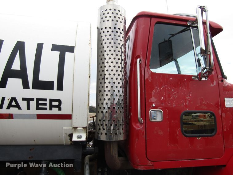 image for item EU9700 1991 White GMC WG tank truck