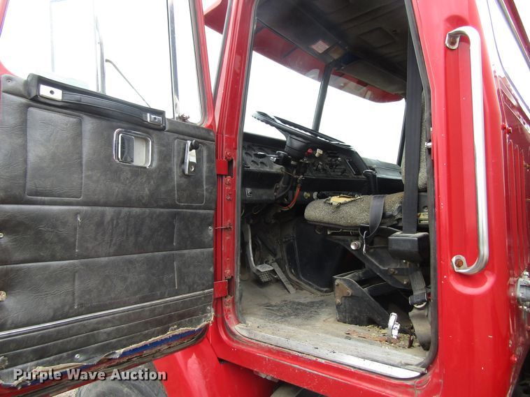 image for item EU9700 1991 White GMC WG tank truck