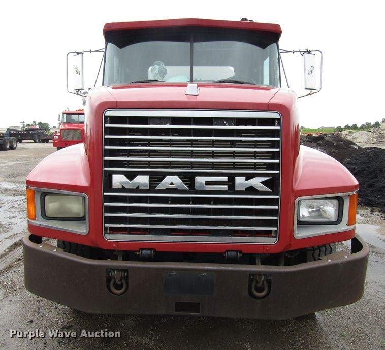 image for item EU9701 1991 Mack CH613 tank truck