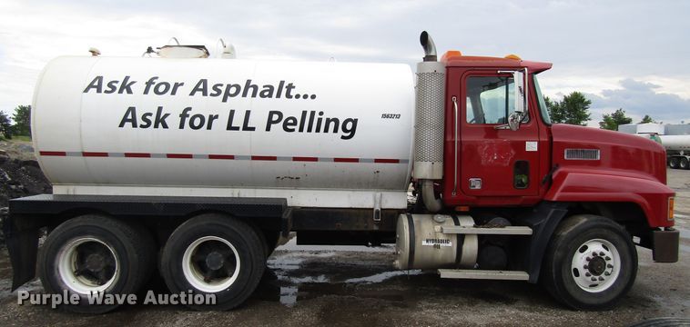 image for item EU9701 1991 Mack CH613 tank truck