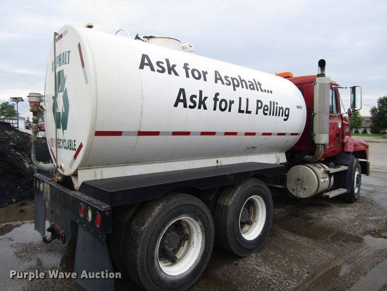 image for item EU9701 1991 Mack CH613 tank truck