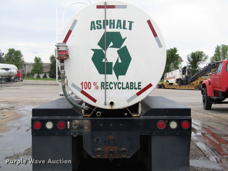 image for item EU9701 1991 Mack CH613 tank truck