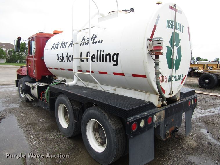 image for item EU9701 1991 Mack CH613 tank truck