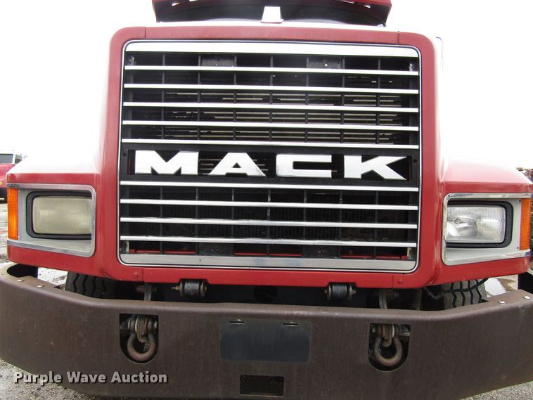 image for item EU9701 1991 Mack CH613 tank truck