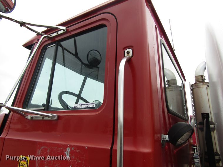 image for item EU9701 1991 Mack CH613 tank truck