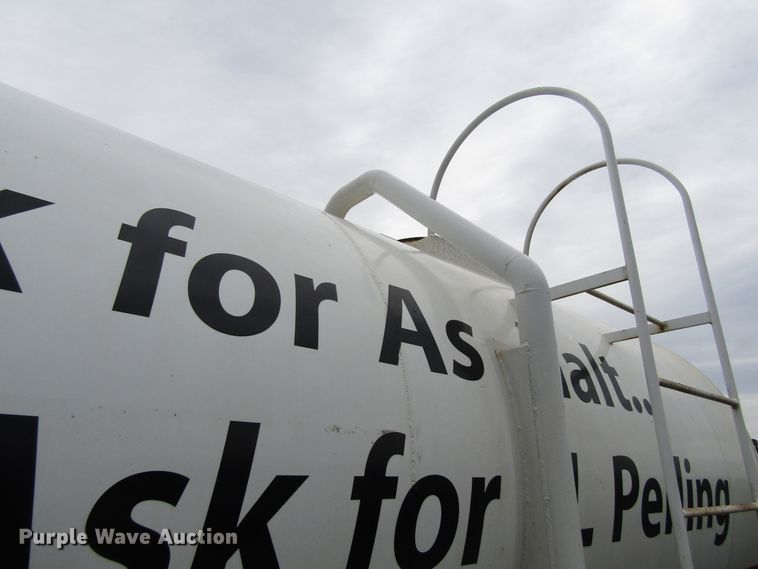 image for item EU9701 1991 Mack CH613 tank truck