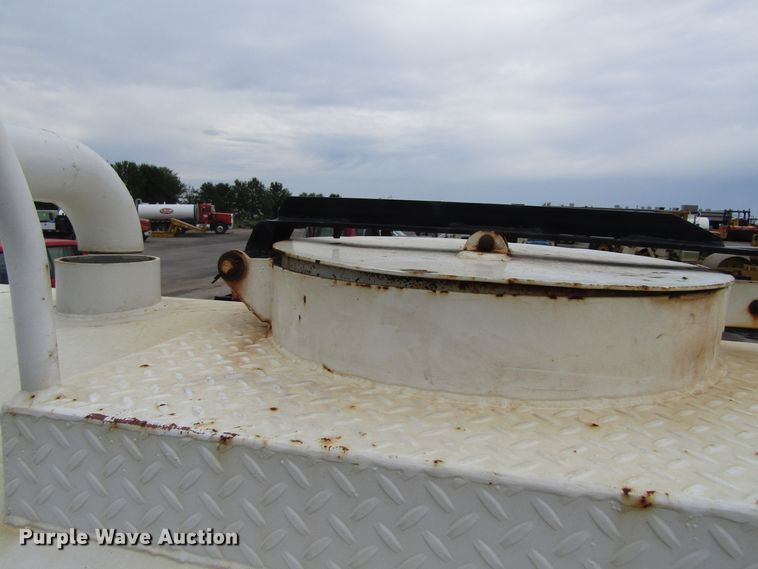 image for item EU9701 1991 Mack CH613 tank truck