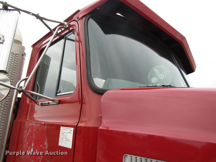 image for item EU9701 1991 Mack CH613 tank truck