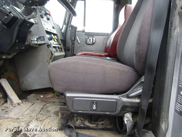 image for item EU9701 1991 Mack CH613 tank truck