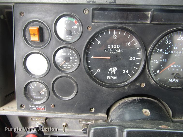 image for item EU9701 1991 Mack CH613 tank truck